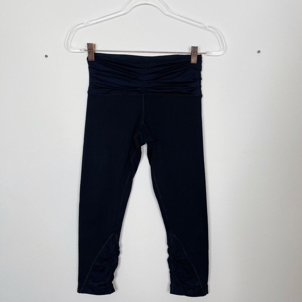 Lululemon Womens Size 4 Black Embrace Crop Leggings Ruched Workout Luxetreme
